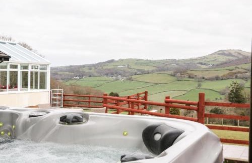 Eglwysbach House | Bryn Derw Holiday Cottage