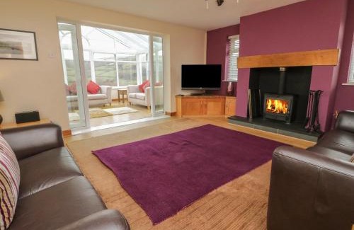 Eglwysbach House | Bryn Derw Holiday Cottage