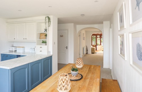 Pentraeth Cottage | BRYN LLIFON, family friendly, country holiday cottage in Benllech