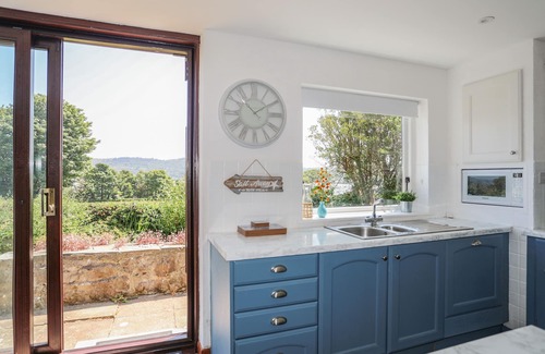 Pentraeth Cottage | BRYN LLIFON, family friendly, country holiday cottage in Benllech