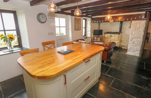 Pontfaen Cottage | BRYN NANTE, pet friendly, with open fire in Maenclochog