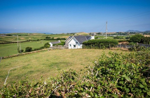 Bwlchtocyn House | Bryn - Two Bedroom House, Sleeps 4