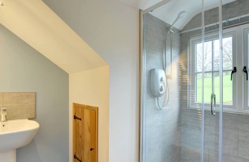 Llanfair Caereinion House | Brynderwen in the beautiful Welshpool