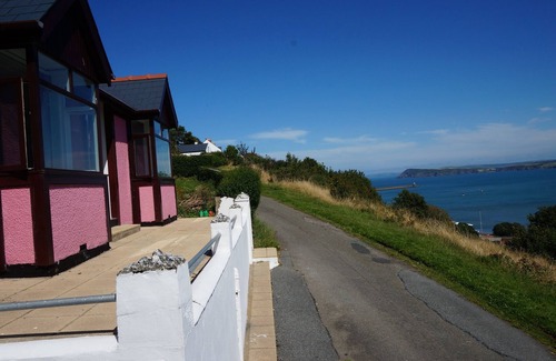 Goodwick Ski Chalet | Brynsior, Chalet on the hill in Goodwick with stunning sea views