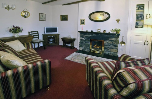 Ambleside Cottage | BRYONY COTTAGE, private parking, wifi, sleeps 3, tranquil central location