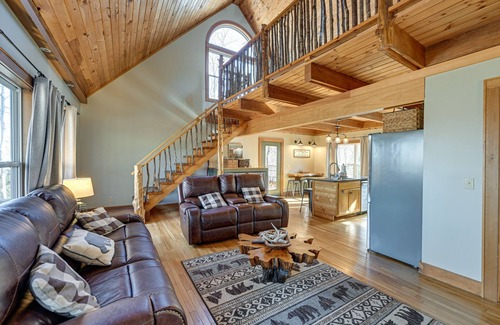 Bryson City Cabin | Bryson City Cabin: Deck & Mountain-View Hot Tub
