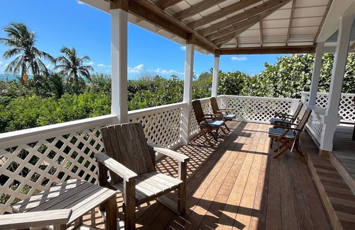 Man O War Cay House | Shelmar Landing Man-O-War Cay Vacation Home Beach Access and Deep Water Dockage