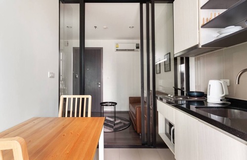 Phra Khanong Nuea House | BTS On Nut: 1 Min to Mall/7-11/GYM - Nice View