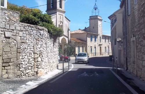 Salinelles House | Btw Cévennes and Camargue, 30 min from the beaches, spacious bed and breakfast