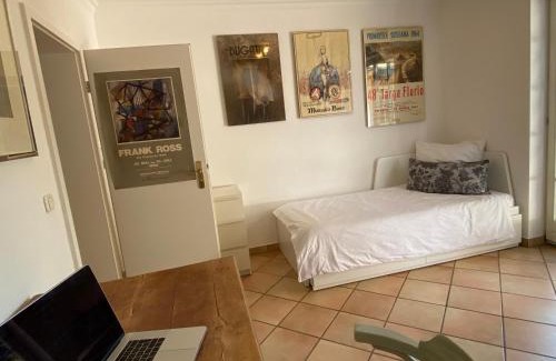 Eschborn Apartment | Buchmesse at Inge's Arthouse