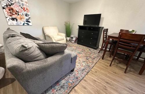 Gilmer Apartment | Buckeye Retreat