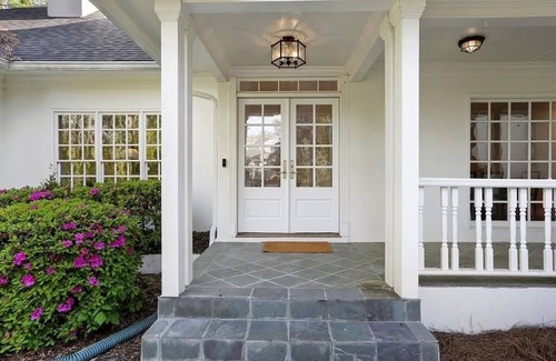 Tuxedo Park House | Buckhead Gallery house. An exclusive haven for discerning creatives.