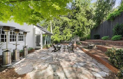 Tuxedo Park House | Buckhead Gallery house. An exclusive haven for discerning creatives.