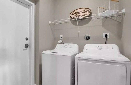 Lakes of Forest Hill Apartment | Buckingham Nest Master
