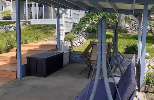 Harrison Cottage | BUDD LAKE AWAITS YOU!
