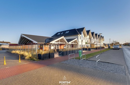 Dagebuell Apartment | Bude 6 directly on the dike in Dagebüll for 2 persons with water view