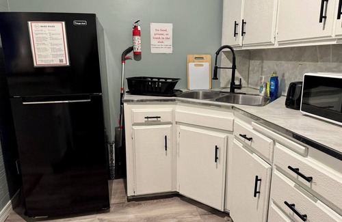 Midwest City Apartment | Budget 2BR Stay Near Tinker AFB | $1800/month #L1 | Full Kitchen