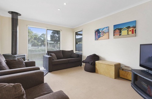 Apollo Bay House | Budget By The Bay - Great Value & Position