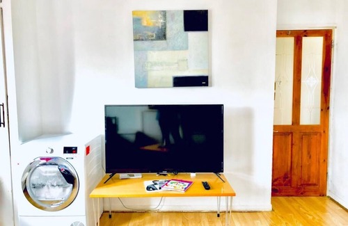 Bethnal Green House | Budget & Central 4 bed apartment in the heart of East London
