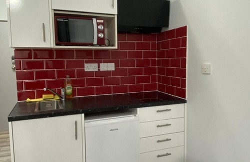 Stepney Green Apartment | Budget Comfortable Studio In City Center for 4 PPL