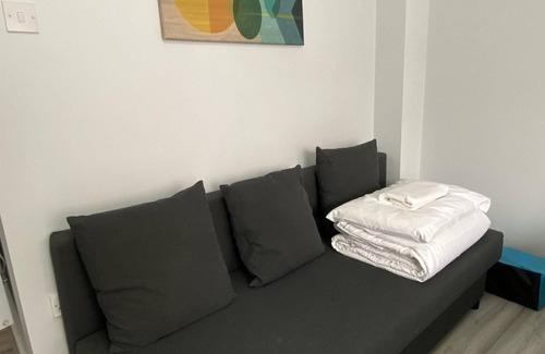 Stepney Green Apartment | Budget Comfortable Studio In City Center for 4 PPL