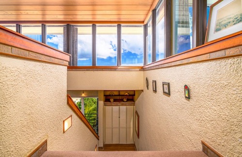 Bolongo Bay Condo | Budget friendly 2br condo - walk to the beach!