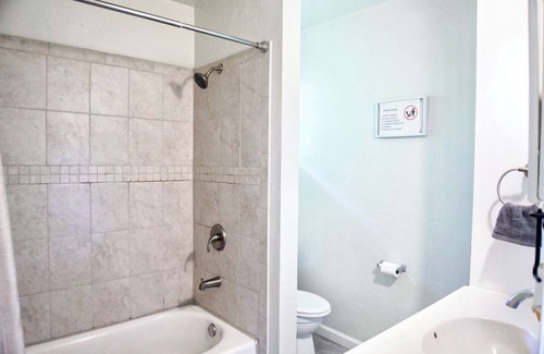 Central Oklahoma City Apartment | Budget Friendly Studio with Parking | $1400/month