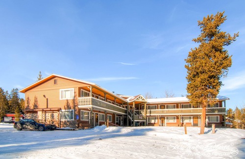 Breckenridge Condo | Budget-Friendly Top Floor Unit in Downtown - Walk to Shopping/Dining | PM7B