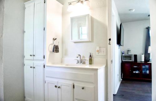Central Oklahoma City House | Budget Okc Studio Near Zoo & Science Museum #tb