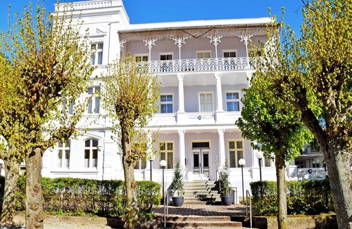 Sellin Cottage | Budget room with shower/WC on corridor 26 - Wilhelms Hostel in Ostseebad Sellin