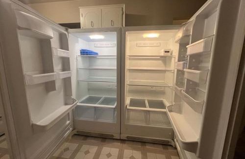 Metro Vancouver Regional District House | Budget Stay Near Langley Downtown- Year End Sale