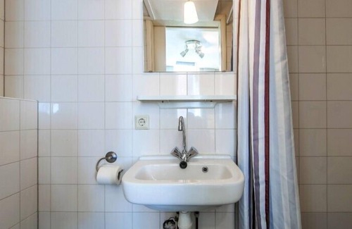 Nieuwmarkt en Lastage Apartment | Budget Studio in the Heart of Amsterdam (2pax)