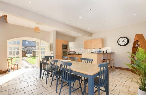 Bamburgh Cottage | BUDLE GRANARY, pet friendly, country holiday cottage in Bamburgh