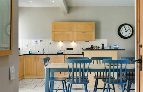Bamburgh Cottage | BUDLE GRANARY, pet friendly, country holiday cottage in Bamburgh