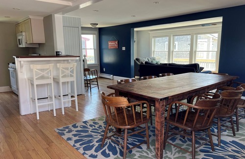 Matunuck House | Buena Vista Beach Front Cottage