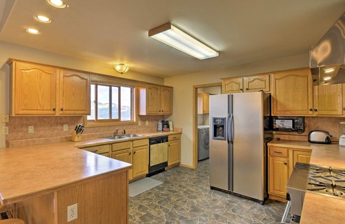 Buena Vista House | Buena Vista Home w/Stunning Views on ~ 7 Acres!