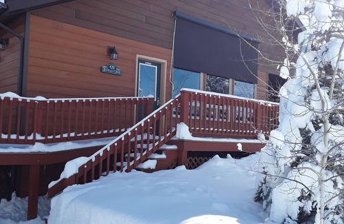 West Yellowstone House | Buffalo Creek Cabin 420, 8 Bedrooms 5 Baths 2 Minutes to Yellowstone Entrance