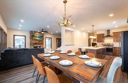 Grand Elk Ranch House | Buffalo Run- Luxury home, dog OK, HOT TUB, near WP