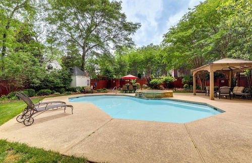Buford House | Buford Mansion w/Pool ~ 14 Mi to Lake Lanier