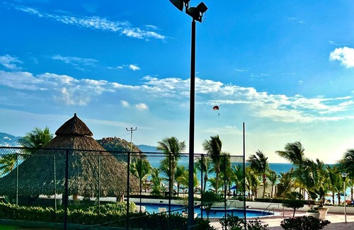 Costera Acapulco Apartment | Bugambilias