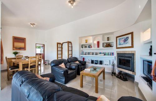 Guia Villa | Buganvilia by Algarve Villa Holidays