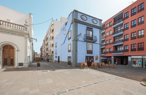 Historical Center Apartment | Building of old construction "La Vicaria" in a Superb Location in La Laguna with Terrace & WiFi