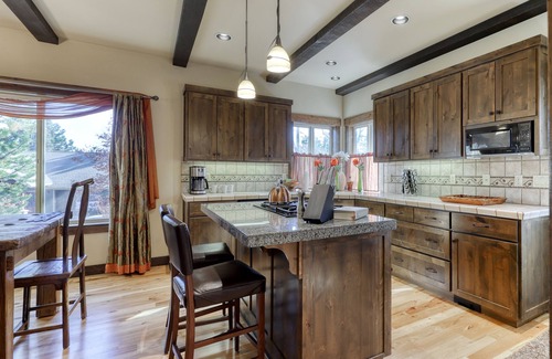 Sagewood House | Built 4 Fun - Hot Tub, Wifi, Westside on the way to Mt Bachelor