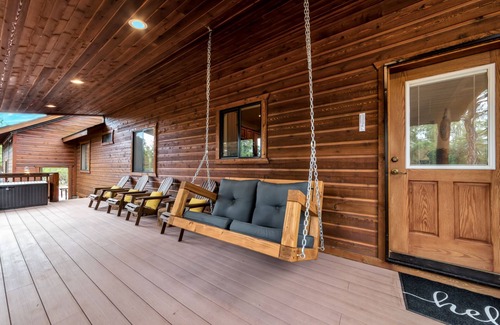 Happy Jack Cabin | Built for large groups with luxury accommodations - An at home feel for everyone