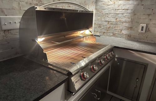 Fenwick Island House | BUILT in 2024-Canal Front, Pool, Swim Up & Covered Bar