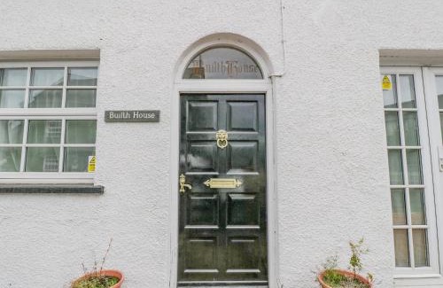 Gilwern House | Builth House