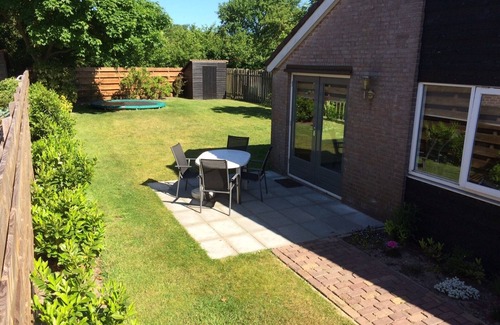 Egmond aan den Hoef House | Buitenhuis Egmond, vacation home on the edge of the dune area, near the beach.