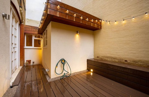 City of Westminster Apartment | Bukingham mewsnModern 2-bed, 2-bath luxury apartment steps from Hyde Park