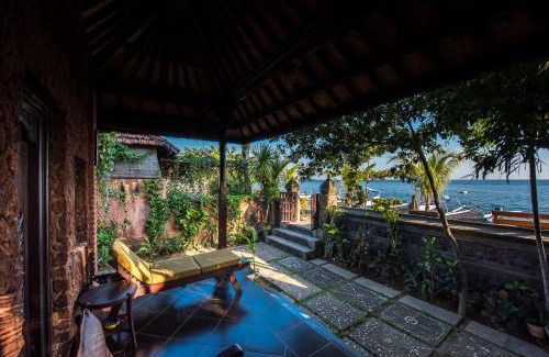 Purwakerti Resort | Bulih Beach Bungalows