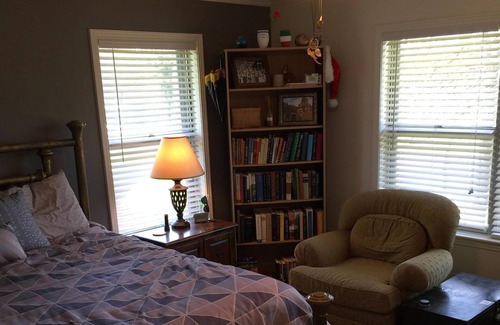 Starkville House | Bulldog Getaway, 3 bedroom, 2 bath, 1.5 miles to campus